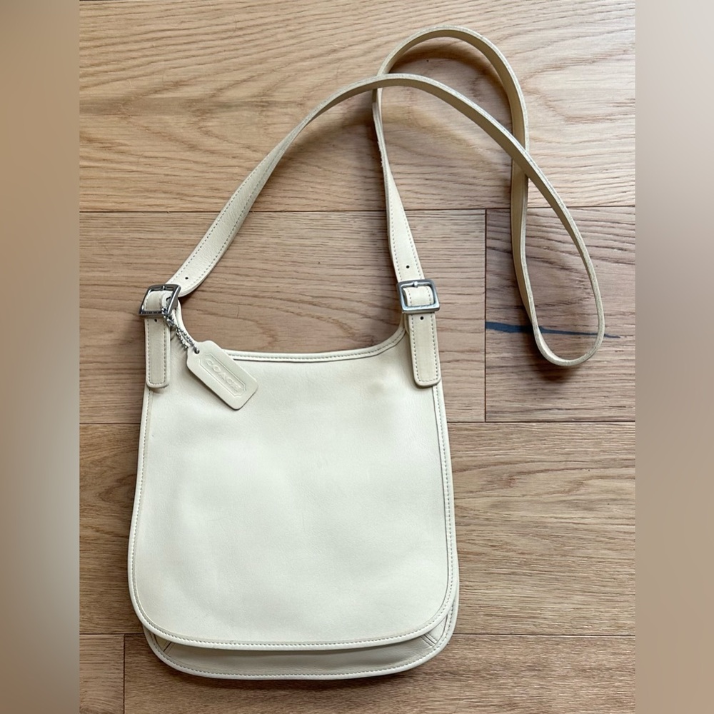 COACH 9135 Vintage Leather Hippie Flip Saddle Bag Bone White Silver Hardware EUC